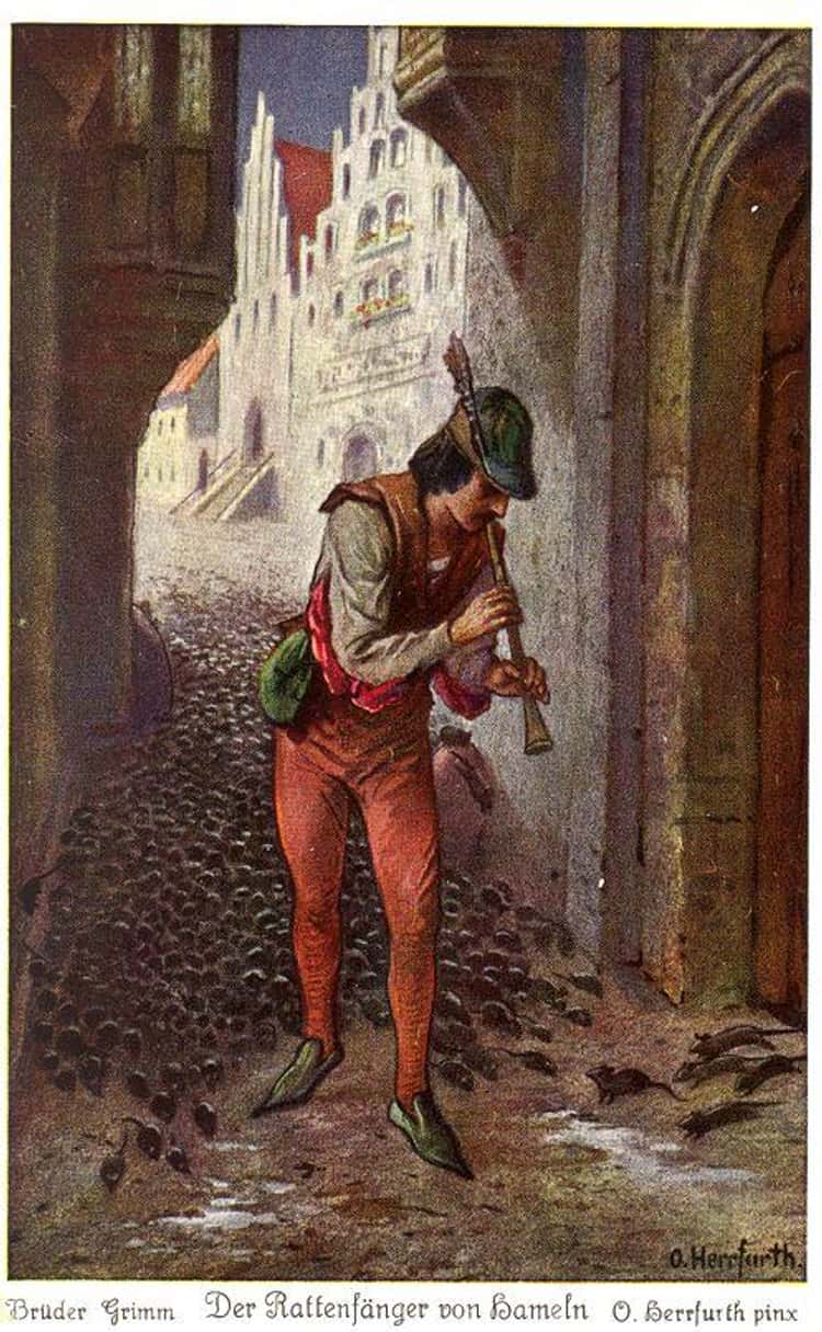 Pied Piper leading rats through Hamelin town by Oskar Herrfurth